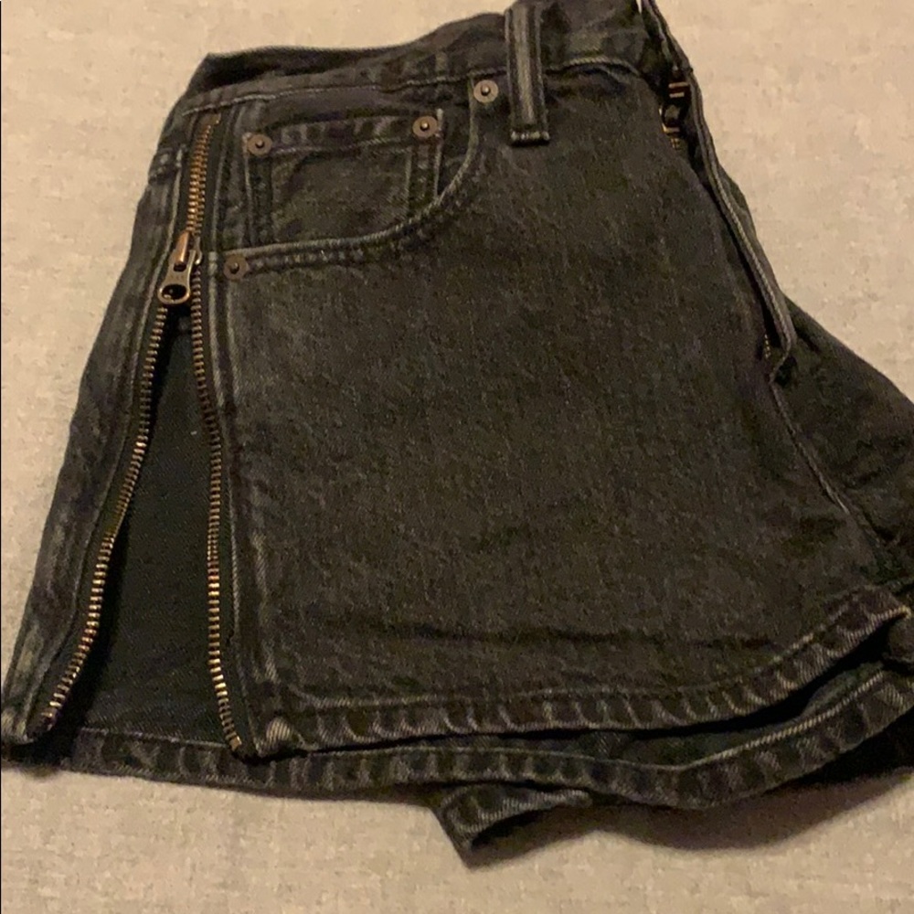 Levi’s - Picture 3 of 3